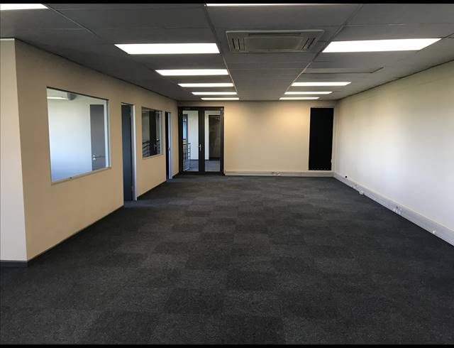 306M² OFFICE TO LET IN AIRPORT INDUSTRIA